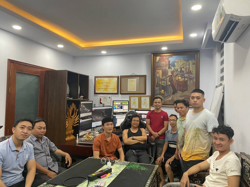 THẦY TRẦN QUỐC MINH VÀ CUỘC SỐNG CÙNG HỌC VIÊN