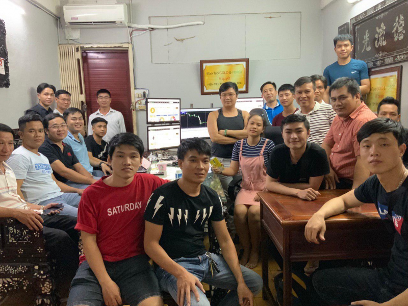 Bản thân những thầy dạy Forex khoe mẽ thành tích này