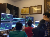 PHÒNG TRADE CỦA MỘT TRADER NGHÈO